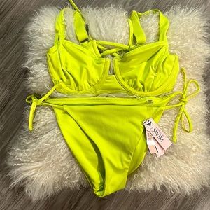 Yellow/green bikini